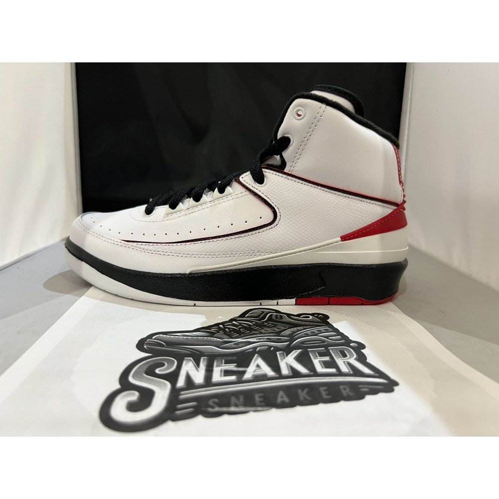 Jordan 2 Retro (GS) - 395718 101 Youth size 6 **LIKE NEW**